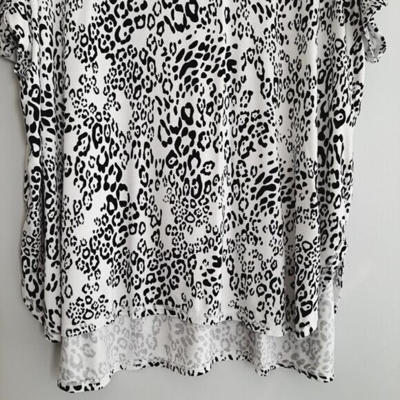 PENNINGTONS | Activezone Hi-Low Hem Crew Neck Tunic Top Leopard Pattern B&W 3X - Picture 4 of 11